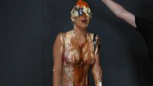 alexa-brooke-guess-the-mess_18.jpg