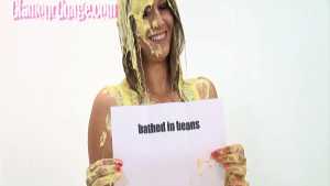 candice-and-sophie-in-the-mess_10.jpg
