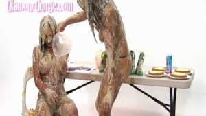 candice-and-sophie-in-the-mess_17.jpg