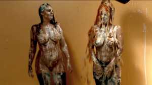 emma-and-katlyn-guess-the-mess_22.jpg