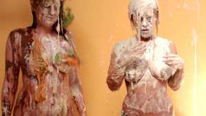 emma-and-katlyn-guess-the-mess_23.jpg