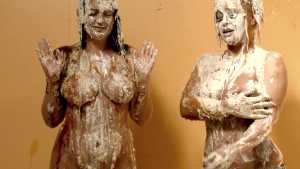 emma-and-katlyn-guess-the-mess_24.jpg