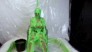 hannah-claydon-has-fun-with-gu_20.jpg