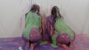 jess-and-lola-in-the-gunge-del_15.jpg