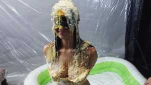 lauren-plays-guess-the-mess-extreme_10.j