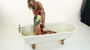 messy-bathtime_11.jpg