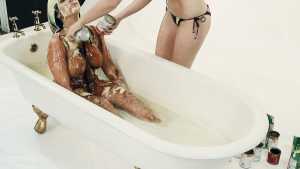 messy-bathtime_14.jpg