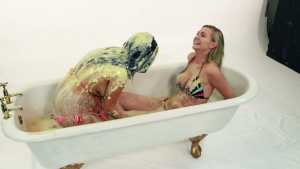 messy-bathtime_19.jpg