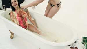 messy-bathtime_7.jpg