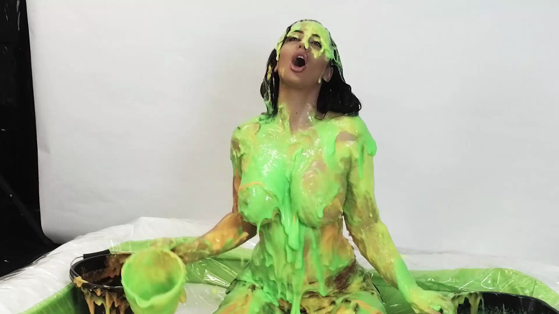 rosie-lee-as-the-gunge-a-gram_main.jpg