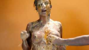 tara-mays-sexy-sploshing_11.jpg